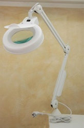 Lampada con lente a luce fredda
